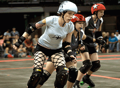 VAR 4561roller derby kell baldwin 'Black and Blue' never looked so good